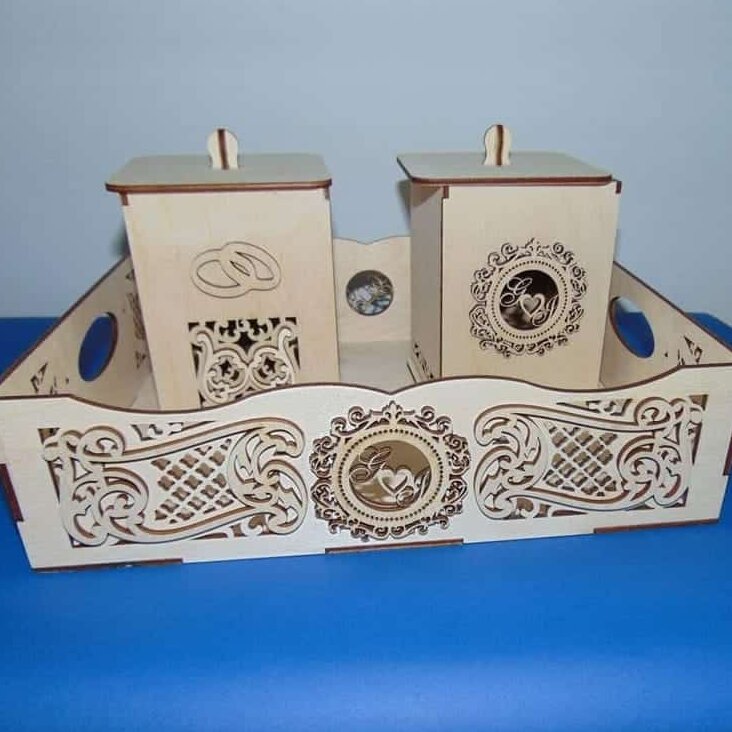 Intra απο ξύλο plywood 3mm-4mm πάχος – Διακοσμητικός ξύλινος δίσκος σερβιρίσματος με δύο κουτιά δώρο για ζευγάρι 20x25 cm INTRAVECTRY-MY546195