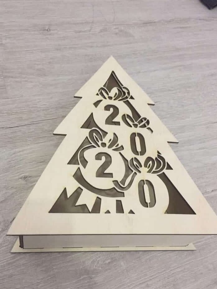 Intra απο ξύλο plywood 3mm-4mm πάχος – Κουτί συσκευασίας δώρου Χριστουγεννιάτικου Δέντρου για ξύλο Παραμονής Πρωτοχρονιάς 35x40 cm INTRAVECTRY-MY546236