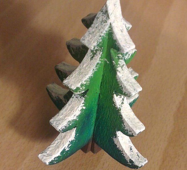 Intra απο ξύλο plywood 3mm-4mm πάχος – Συμπλεκόμενο ξύλο Χριστουγεννιάτικου Δέντρου 15x20 cm INTRAVECTRY-MY550520