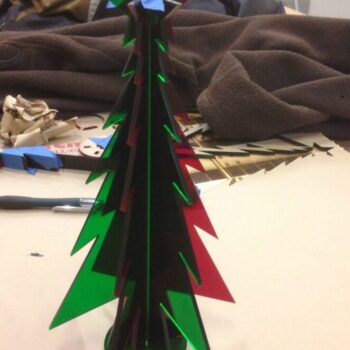 Intra απο ξύλο plywood 3mm-4mm πάχος – Ακρυλικό επιτραπέζιο χριστουγεννιάτικο δέντρο 30x35 cm INTRAVECTRY-MY547791 - Image 1