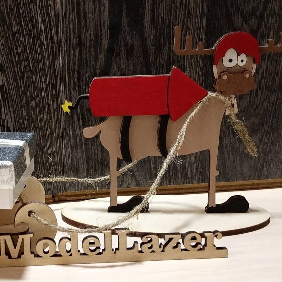 Intra απο ξύλο plywood 3mm-4mm πάχος – Ανησυχημένος τάρανδος με χριστουγεννιάτικο ντεκόρ ξύλο με ρόκα 35x40 cm INTRAVECTRY-MY548706