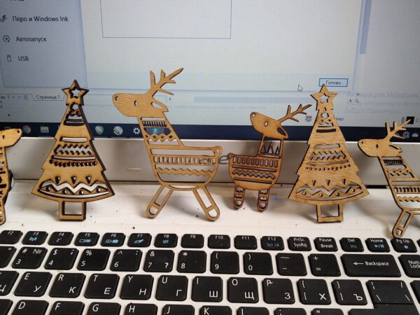 1759020691_deer-with-christmas-tree-wooden-decorations-_1