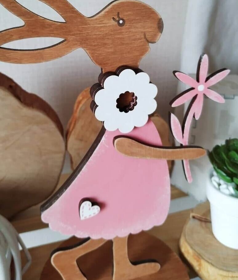 Intra απο ξύλο plywood 3mm-4mm πάχος – Ξύλινος Πασχαλινός Λαγός με Λουλούδι 4mm 12cm Λίμα 20x20 cm INTRAVECTRY-MY552439