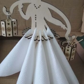 Intra απο ξύλο plywood 3mm-4mm πάχος – Κορίτσι με ξύλο θήκης χαρτοπετσέτας βραχίονα 15x20 cm INTRAVECTRY-MY558159 - Image 1