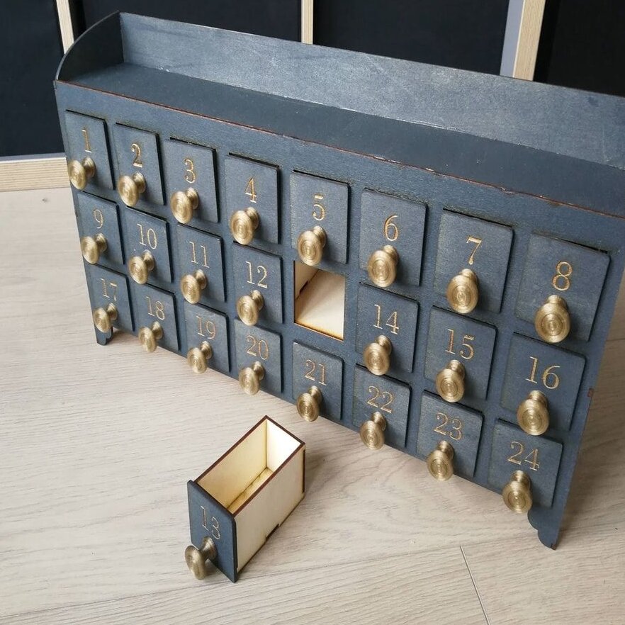 Intra απο ξύλο plywood 3mm-4mm πάχος – ξύλο Ξύλινου Advent Calendar Gift Box 25x25 cm INTRAVECTRY-MY551371