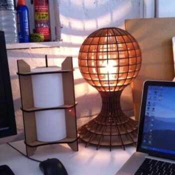 Intra απο ξύλο plywood 3mm-4mm πάχος – Σφαιρικό επιτραπέζιο φωτιστικό με λίμα με ξύλινα πηχάκια 25x30 cm INTRAVECTRY-MY560282 - Image 1