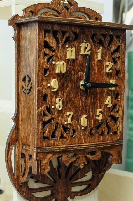 1759029191_antique-scroll-saw-pattern-wall-clock-_1