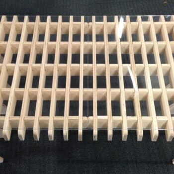 Intra απο ξύλο plywood 3mm-4mm πάχος – Πολυεπίπεδο Ξύλινο Τραπέζι για ξύλο Laptop 15x15 cm INTRAVECTRY-MY560225 - Image 1