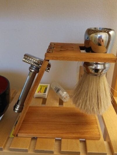 1759029733_shaving-machine-and-brush-stand-_1