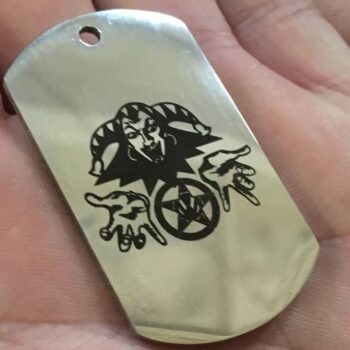 Intra απο ξύλο plywood 3mm-4mm πάχος – Χαραγμένο ξύλο μπρελόκ με King and Jester 40x45 cm INTRAVECTRY-MY554890 - Image 2