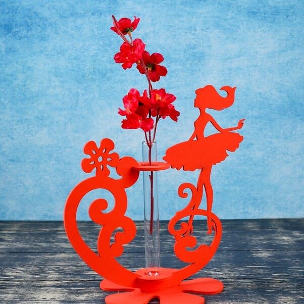 Intra απο ξύλο plywood 3mm-4mm πάχος – Κορίτσι με Βάζο με δοκιμαστικό σωλήνα λουλουδιών 30x30 cm INTRAVECTRY-MY554971