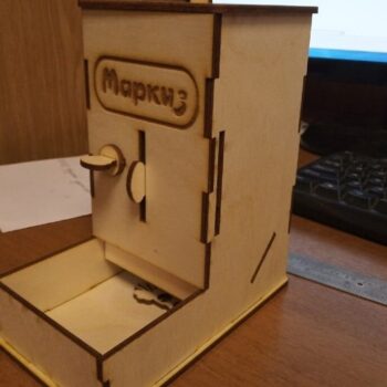 Intra απο ξύλο plywood 3mm-4mm πάχος – Αυτογεμιζόμενο ξύλο διανομής τροφοδοσίας γάτας 50x60 cm INTRAVECTRY-MY555145 - Image 1