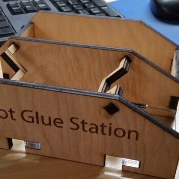 Intra απο ξύλο plywood 3mm-4mm πάχος – Βάση θήκης για πιστόλι κόλλας 15x15 cm INTRAVECTRY-MY555277 - Image 3