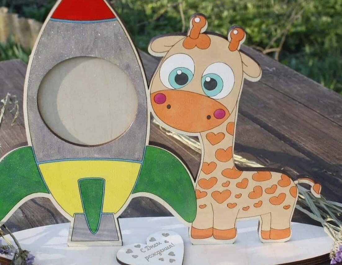 Intra απο ξύλο plywood 3mm-4mm πάχος – ξύλο χαριτωμένη καμηλοπάρδαλη με κορνίζα πυραύλων για παιδικό δωμάτιο 20x25 cm INTRAVECTRY-MY557632