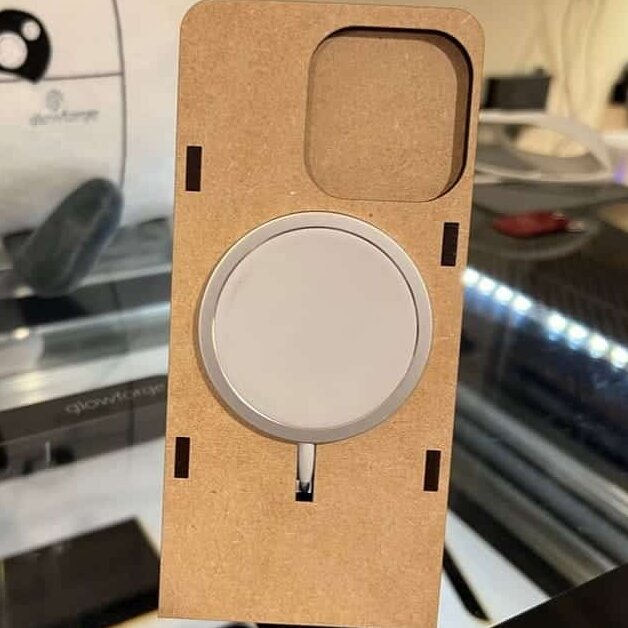 Intra απο ξύλο plywood 3mm-4mm πάχος – ξύλο Wireless Charging Stand Iphone 13 από κόντρα πλακέ 20x20 cm INTRAVECTRY-MY559342