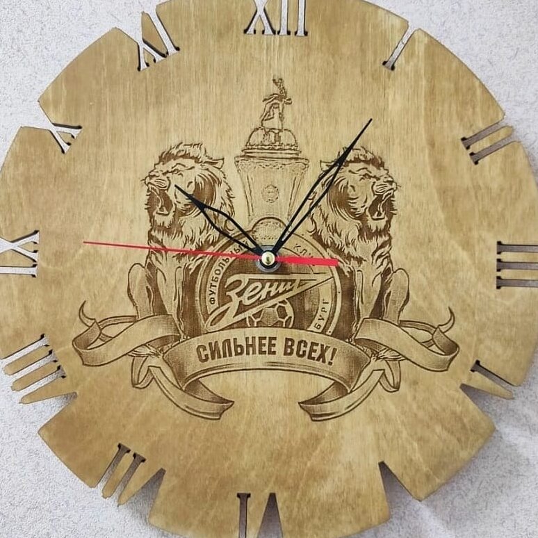 Intra απο ξύλο plywood 3mm-4mm πάχος – ξύλο δώρου ρολόι τοίχου Football Club Zenit με χαραγμένο ξύλο 40x40 cm INTRAVECTRY-MY555738