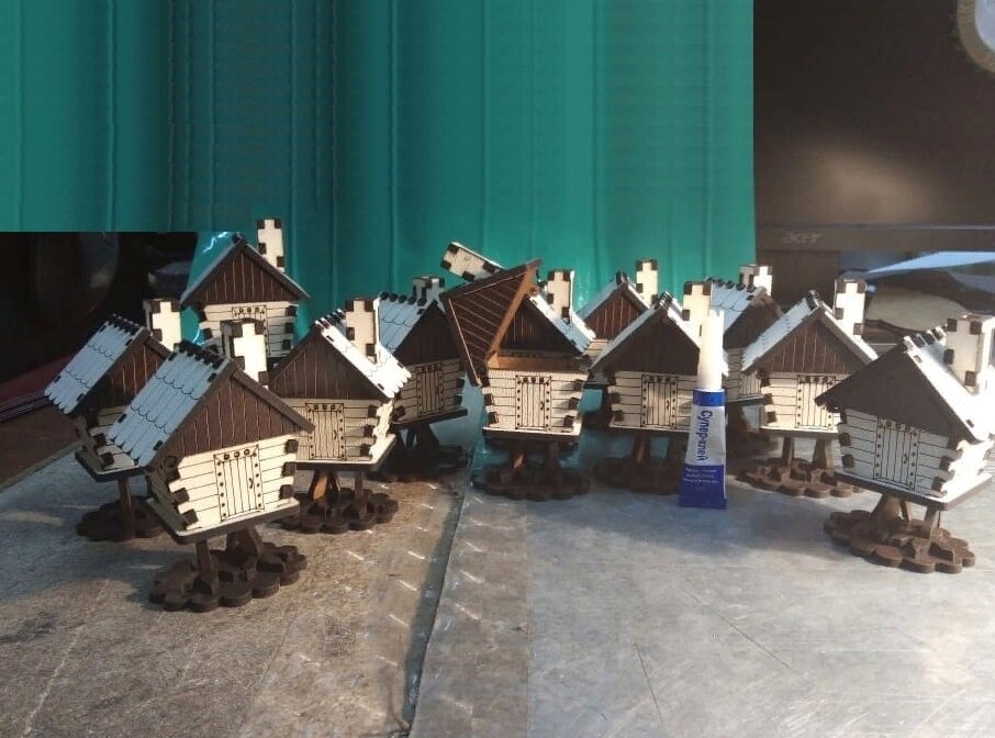 Intra απο ξύλο plywood 3mm-4mm πάχος – ξύλο Ξύλινο Μικρό Μεσαιωνικό Σπίτι 45x50 cm INTRAVECTRY-MY557450