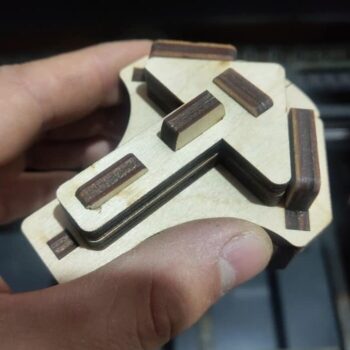 Intra απο ξύλο plywood 3mm-4mm πάχος – ξύλο Ξύλινου σφιγκτήρα γωνίας 30x35 cm INTRAVECTRY-MY556173 - Image 1