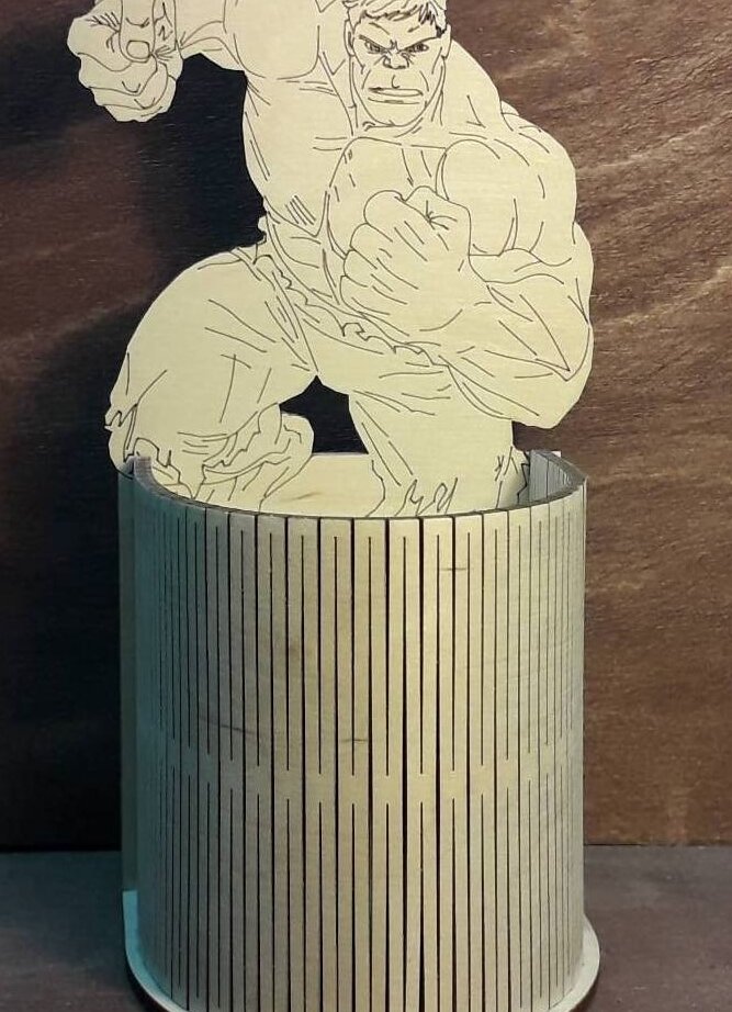 Intra απο ξύλο plywood 3mm-4mm πάχος – Παιδική θήκη για στυλό Living Hinge Hulk 30x35 cm INTRAVECTRY-MY558099