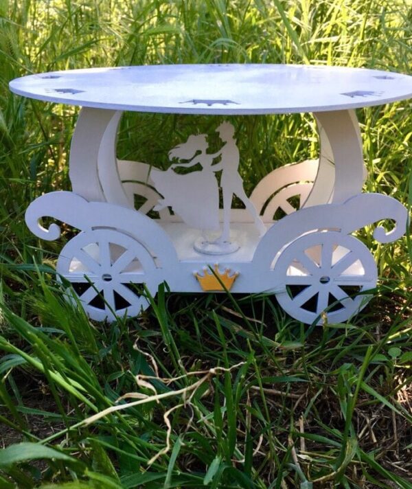 1759032981_laser-cut-carriage-cake-sta_1
