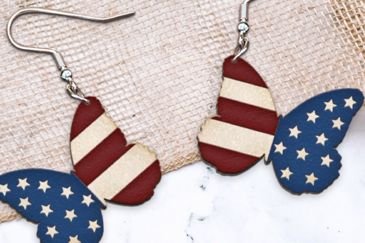 Intra απο ξύλο plywood 3mm-4mm πάχος – Πατριωτικά σκουλαρίκια πεταλούδα κοπής με λέιζερ. Δίασταση  5x5 cm INTRAFABR-115626446