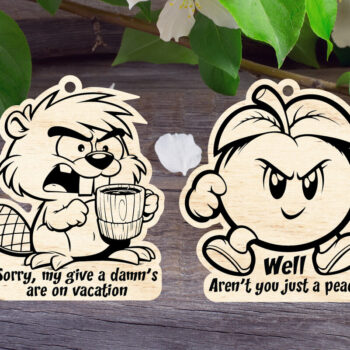 Intra απο ξύλο plywood 3mm-4mm πάχος – Αστεία μπρελόκ Peach and Beaver Δίασταση  5x5 cm INTRAFABR-114151248 - Image 1