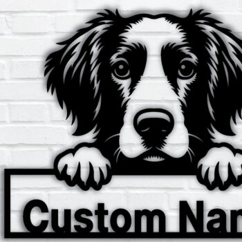 Intra απο ξύλο plywood 3mm-4mm πάχος – Πινακίδα με μεταλλικό όνομα Peeking Dog, Teelaunch Δίασταση 20x20 cm INTRAFABR-94820710 - Image 1