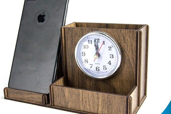 Intra απο ξύλο plywood 3mm-4mm πάχος – Στυλόθήκη με Ρολόι Δίασταση  20x20 cm INTRAFABR-35440902