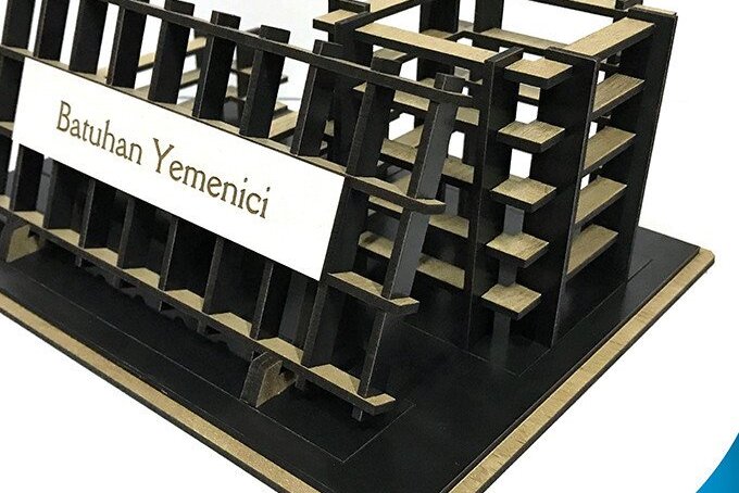 Intra απο ξύλο plywood 3mm-4mm πάχος – Στυλόθήκη με πινακίδα Δίασταση  20x20 cm INTRAFABR-35441102