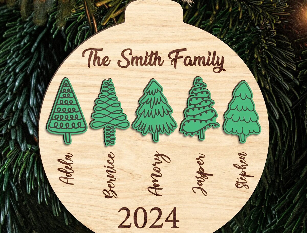 Intra απο ξύλο plywood 3mm-4mm πάχος – Εξατομικευμένο χριστουγεννιάτικο οικογενειακό στολίδι Δίασταση  20x20 cm INTRAFABR-111374206