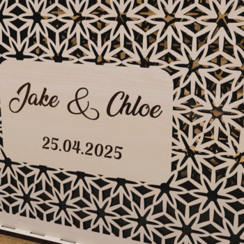 Intra απο ξύλο plywood 3mm-4mm πάχος – Εξατομικευμένα κουτιά για κάρτες γάμου Δίασταση  20x20 cm INTRAFABR-115721292 - Image 1