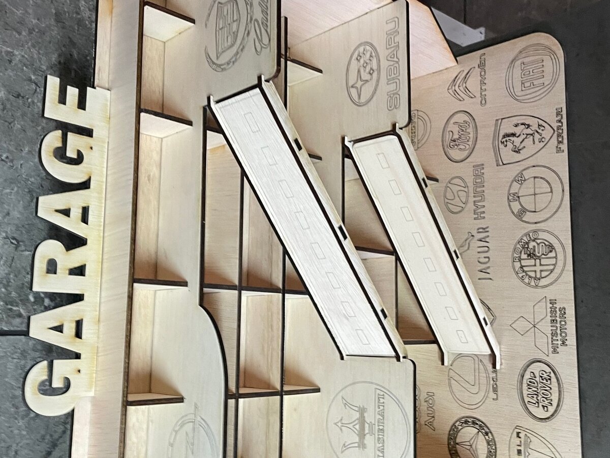 Intra απο ξύλο plywood 3mm-4mm πάχος – Πρακτικό Γκαράζ για Μικρά Αυτοκίνητα 4mm Δίασταση  20x20 cm INTRAFABR-71695283