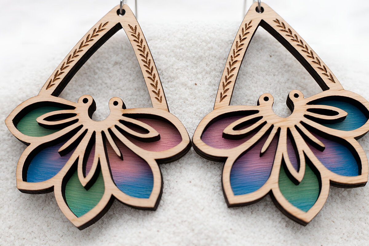 Intra απο ξύλο plywood 3mm-4mm πάχος – Σκουλαρίκια πουλιών Rainbow Floral Δίασταση  5x5 cm INTRAFABR-121541855