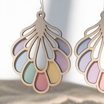 Intra απο ξύλο plywood 3mm-4mm πάχος – Σκουλαρίκια Rainbow Shell Δίασταση  5x5 cm INTRAFABR-122379802 - Image 1