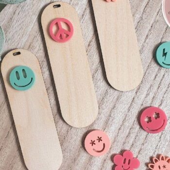 Intra απο ξύλο plywood 3mm-4mm πάχος – Retro Smiley Bookmarks Δίασταση 20x20 cm INTRAFABR-71616603 - Image 1