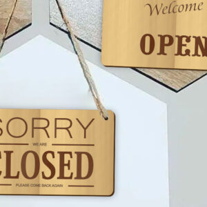 Intra απο ξύλο plywood 3mm-4mm πάχος – Αναστρέψιμη πινακίδα ανοιχτής/κλειστής πόρτας Δίασταση 20x20 cm INTRAFABR-118281226