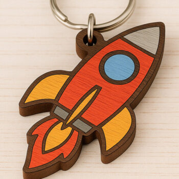 Intra απο ξύλο plywood 3mm-4mm πάχος – Μπρελόκ Rocket Ship Δίασταση  5x5 cm INTRAFABR-120897220 - Image 1