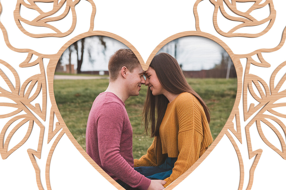 Intra απο ξύλο plywood 3mm-4mm πάχος – Κορνίζα φωτογραφιών με κομμένο λέιζερ Rose Heart Δίασταση  20x20 cm INTRAFABR-110165501