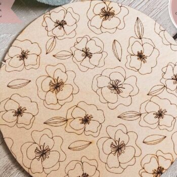 Intra απο ξύλο plywood 3mm-4mm πάχος – Στρογγυλό Floral Sign Laser Δίασταση 40x30 cm INTRAFABR-70853444 - Image 1