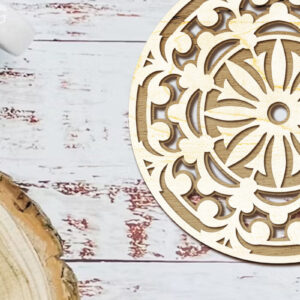 Intra απο ξύλο plywood 3mm-4mm πάχος – Στρογγυλό σουβέρ με στολίδι Δίασταση  20x20 cm INTRAFABR-102808588