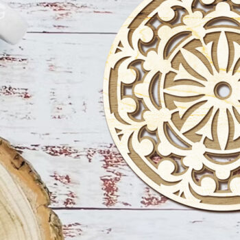 Intra απο ξύλο plywood 3mm-4mm πάχος – Στρογγυλό σουβέρ με στολίδι Δίασταση  20x20 cm INTRAFABR-102808588 - Image 1