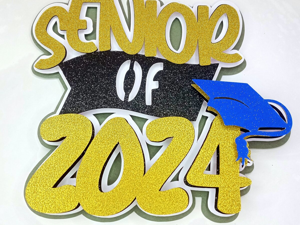 Intra απο ξύλο plywood 3mm-4mm πάχος – Senior 2024 Cake Topper Δίασταση  20x20 cm INTRAFABR-103153900