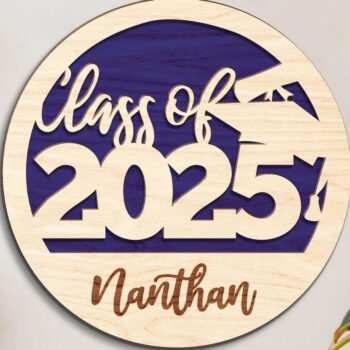 Intra απο ξύλο plywood 3mm-4mm πάχος – Senior Class of 2025 Ornament Δίασταση  20x20 cm INTRAFABR-123189541 - Image 3