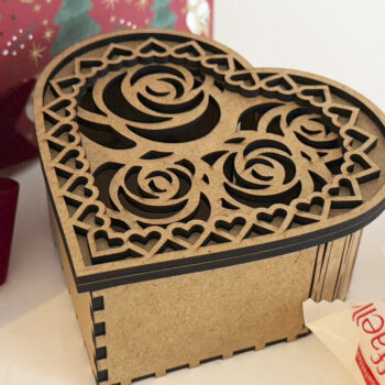 Intra απο ξύλο plywood 3mm-4mm πάχος – Σετ 9 Ξύλινες Κουτιά Δώρου σε σχήμα καρδιάς Δίασταση  20x20 cm INTRAFABR-115590659 - Image 1