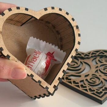 Intra απο ξύλο plywood 3mm-4mm πάχος – Σετ 9 Ξύλινες Κουτιά Δώρου σε σχήμα καρδιάς Δίασταση  20x20 cm INTRAFABR-115590659 - Image 9