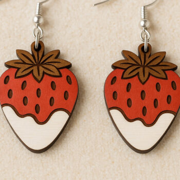 Intra απο ξύλο plywood 3mm-4mm πάχος – Σκουλαρίκια φράουλα Cut Laser Δίασταση  5x5 cm INTRAFABR-120914682 - Image 1