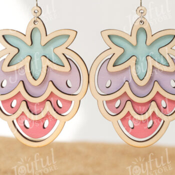 Intra απο ξύλο plywood 3mm-4mm πάχος – Σκουλαρίκια με στρώσεις φράουλα Δίασταση 5x5 cm INTRAFABR-122222979 - Image 1