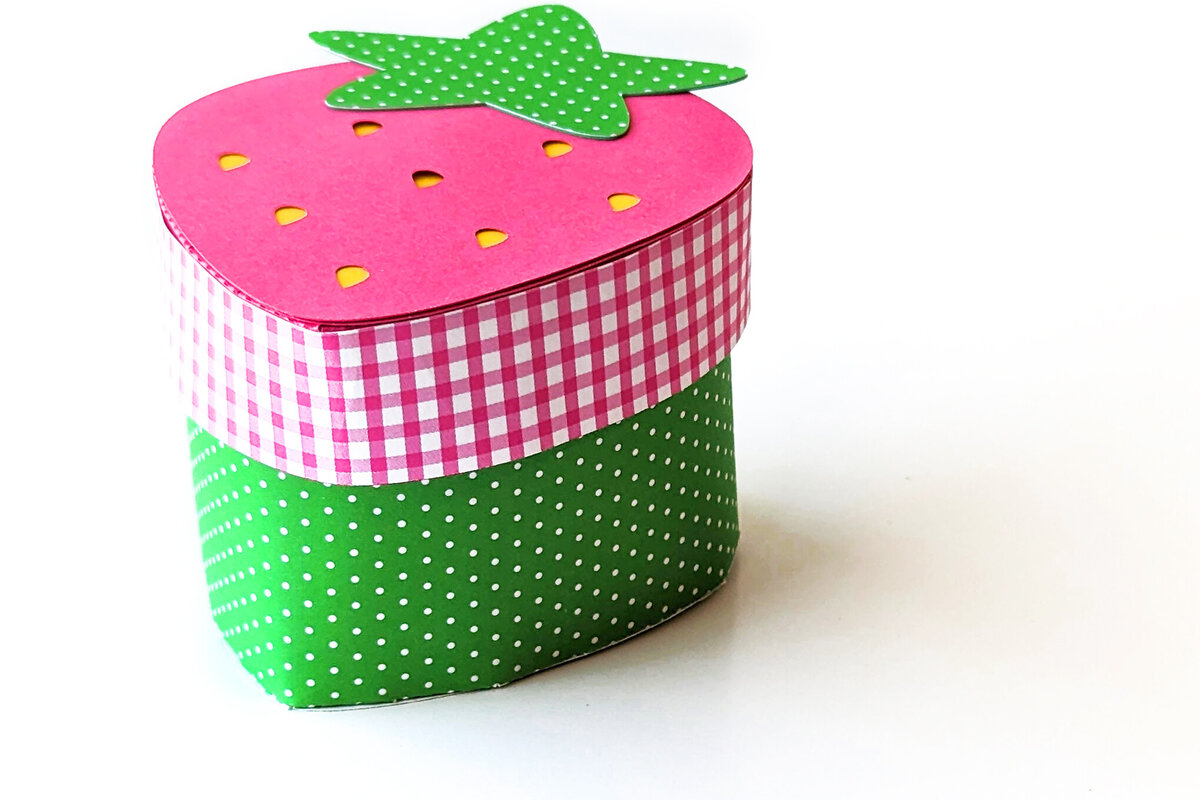 Intra απο ξύλο plywood 3mm-4mm πάχος – Στρογγυλό κουτί δώρου φράουλα με καπάκι Δίασταση  20x20 cm INTRAFABR-102079362