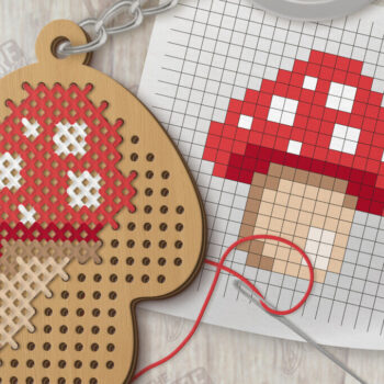 Intra απο ξύλο plywood 3mm-4mm πάχος – Κοπή με λέιζερ μπρελόκ με καλοκαιρινή σταυροβελονιά Δίασταση  5x5 cm INTRAFABR-123505266 - Image 1