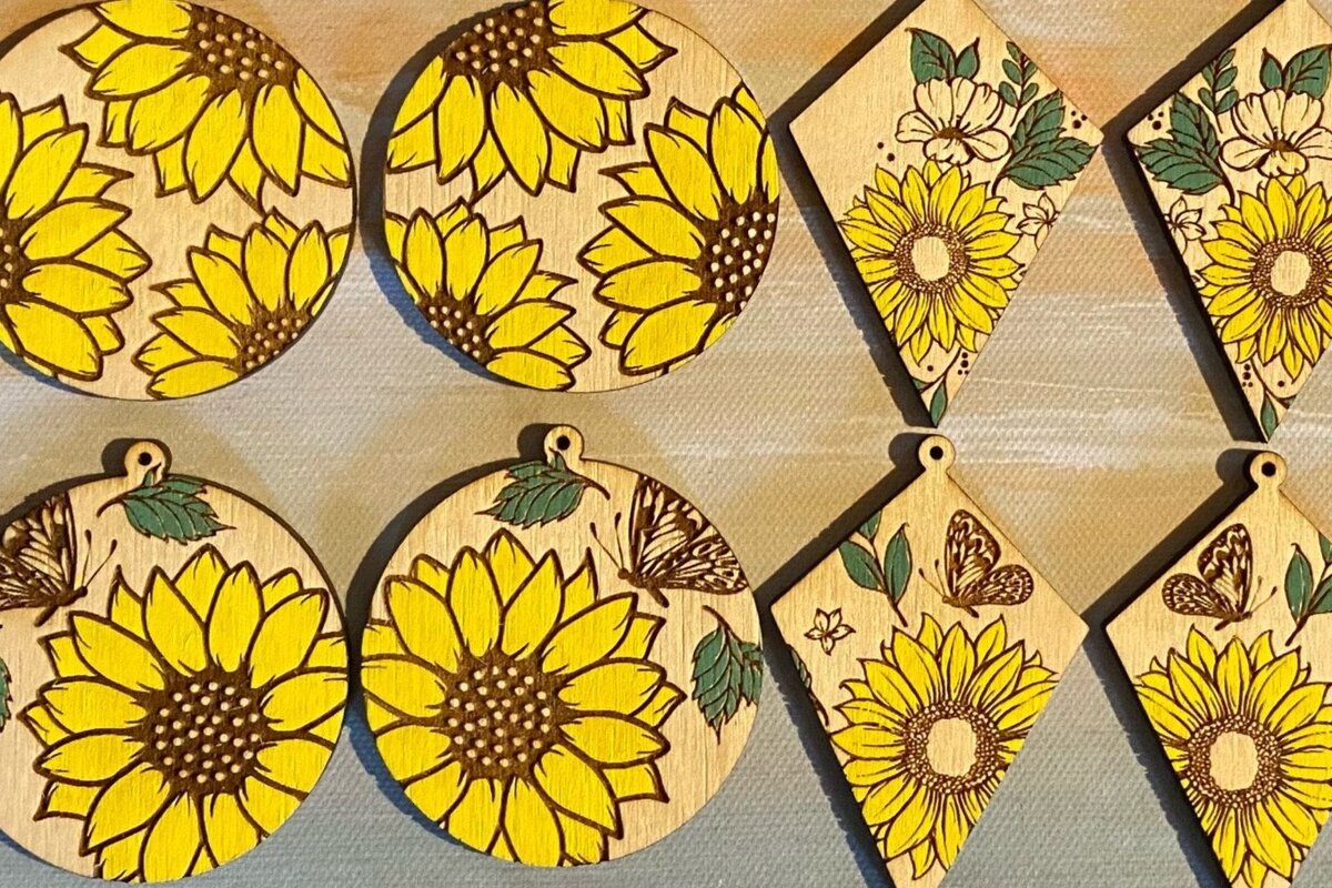 Intra απο ξύλο plywood 3mm-4mm πάχος – Laser με δέσμη σκουλαρικιών ηλίανθου Δίασταση  20x20 cm INTRAFABR-31111538